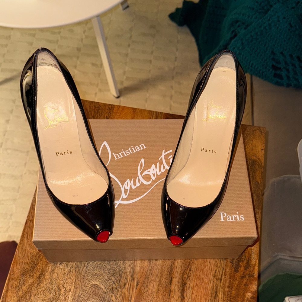 Christian Louboutin Black Heels with Red Tip Maastricht 85
